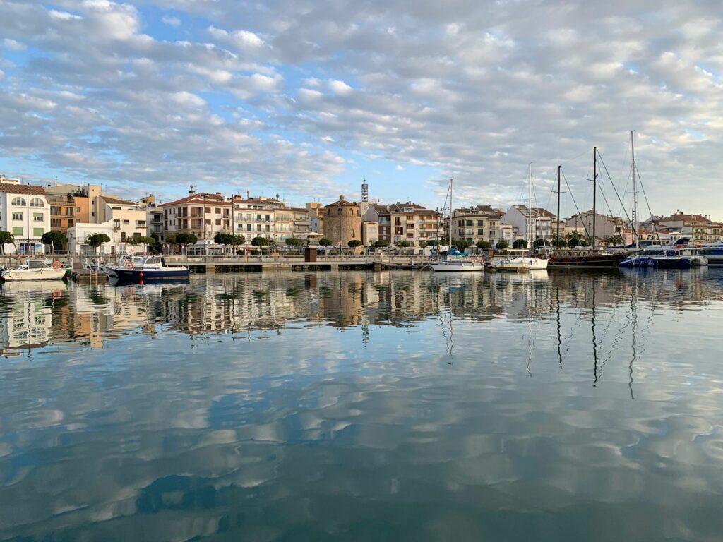 Façana del port de Cambrils